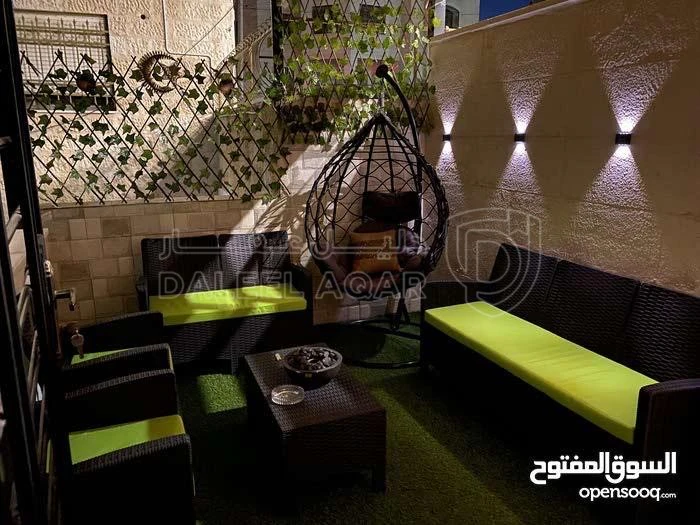 شقة في شقة مميزة للبيع ضاحية الرشيد موقع استراتيجي و مخدوم( غير مفروش) بالقرب من مدارس ريتالطابق شبه ارضي المساحة 161ممكونة من 3 غرف نوم واحد ماستر، 3 حمام ، صالون ، صالة ، مطبخ حديث راكب جاهز ، بلكونة مطلة ، ترس 3*4 ، باب سيفتي ، تشطيب سوبر ديلوكس ، مصعد ، مستودع , كراج مستقل ، 6 متر خزانات مياه + مضخة.بناء جديد  البيع من المالك مباشرة  - 76,000 دأ - صورة 1