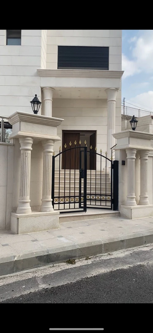 شقة في الرابية - قرب مدارس المعمدانية - 480,000 دأ - صورة 1