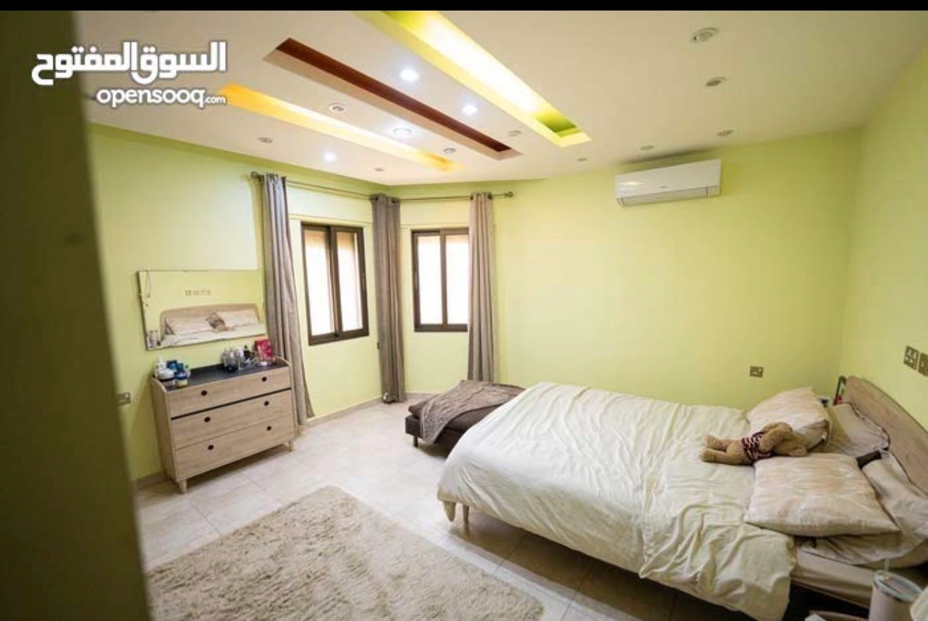 فيلا/منزل في شفا بدران حي المروج شارع عفان بن مسلم - 450,000 دأ - صورة 1