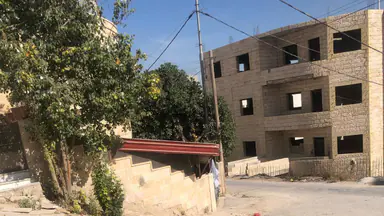 مبنى في عماره بحاجة للتشطيب بسعر جدا منخفض - 170,000 دأ - صورة NaN