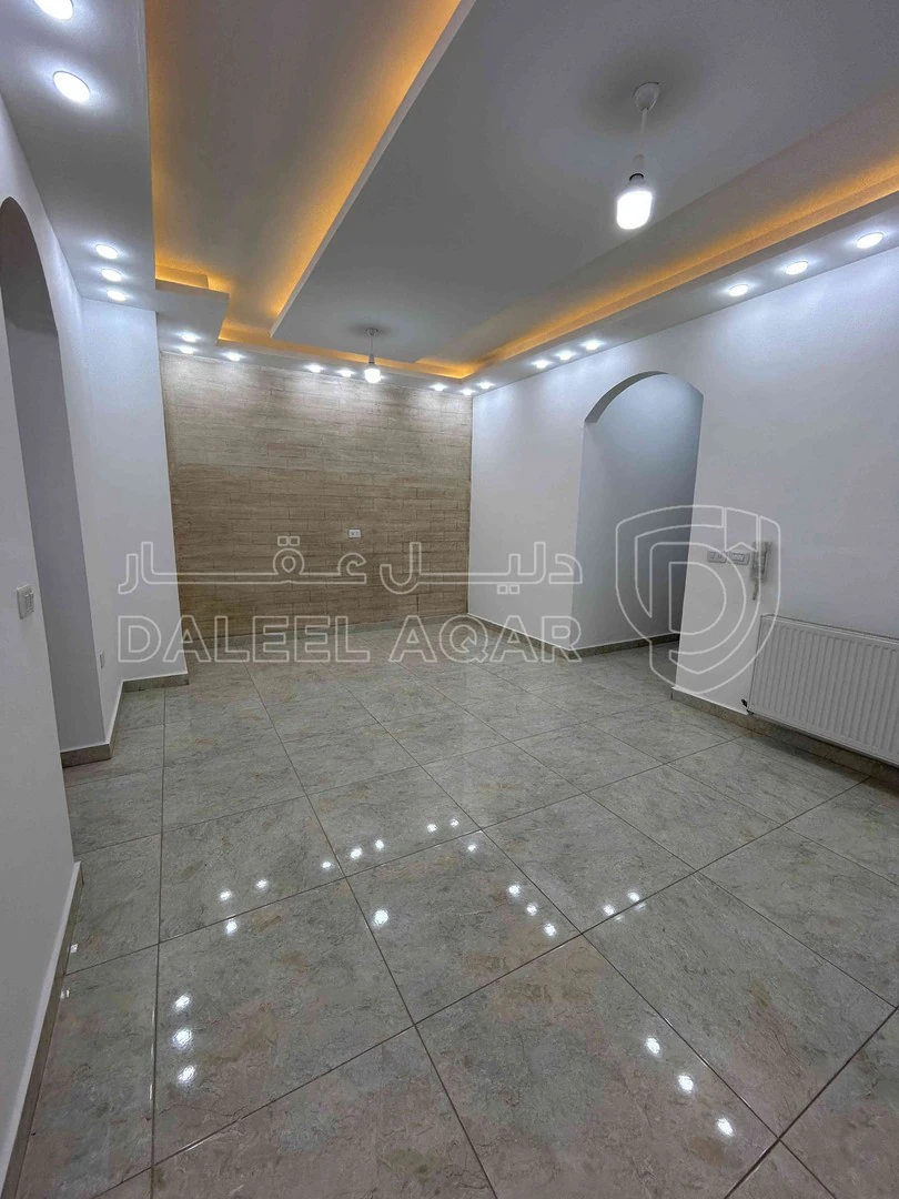 شقة في عماره رقم 11 شارع نمر الحمود - 92,000 دأ - صورة 1