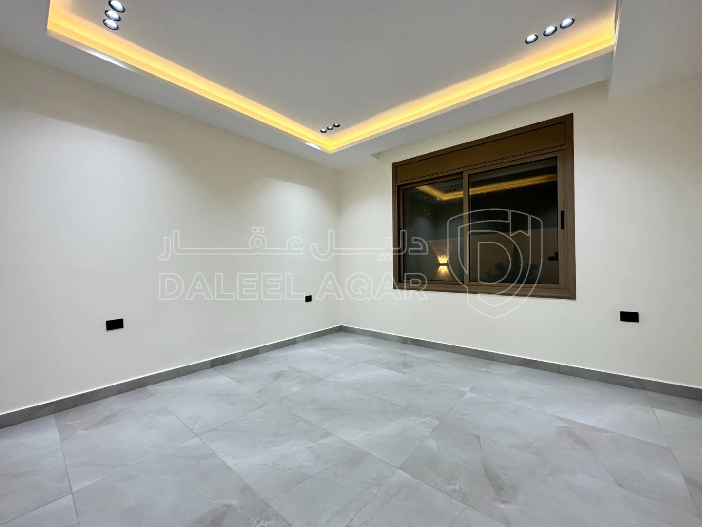 شقة في شارع اوس - 260,000 دأ - صورة 1