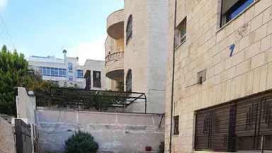 فيلا/منزل في فلا متلاسقة للبيع في الجبيهة خلف مستشفى الحسين - 200,000 دأ - صورة NaN