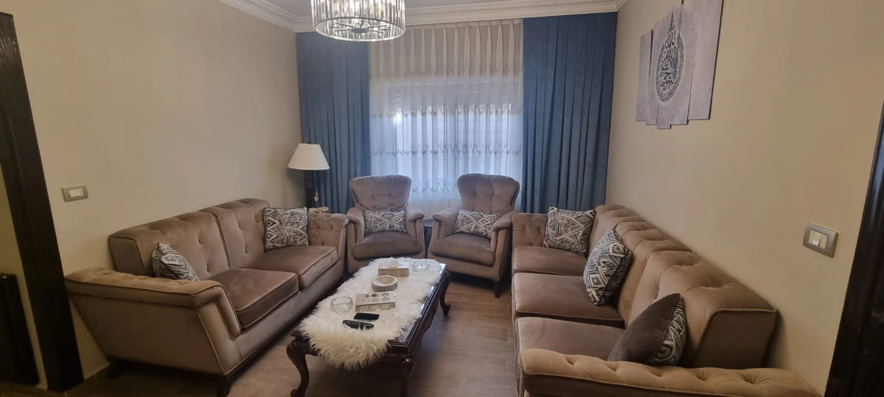 شقة في الجبيهه شارع جوهره  الصقلي عماره رقم 57 - 120,000 دأ - صورة 1