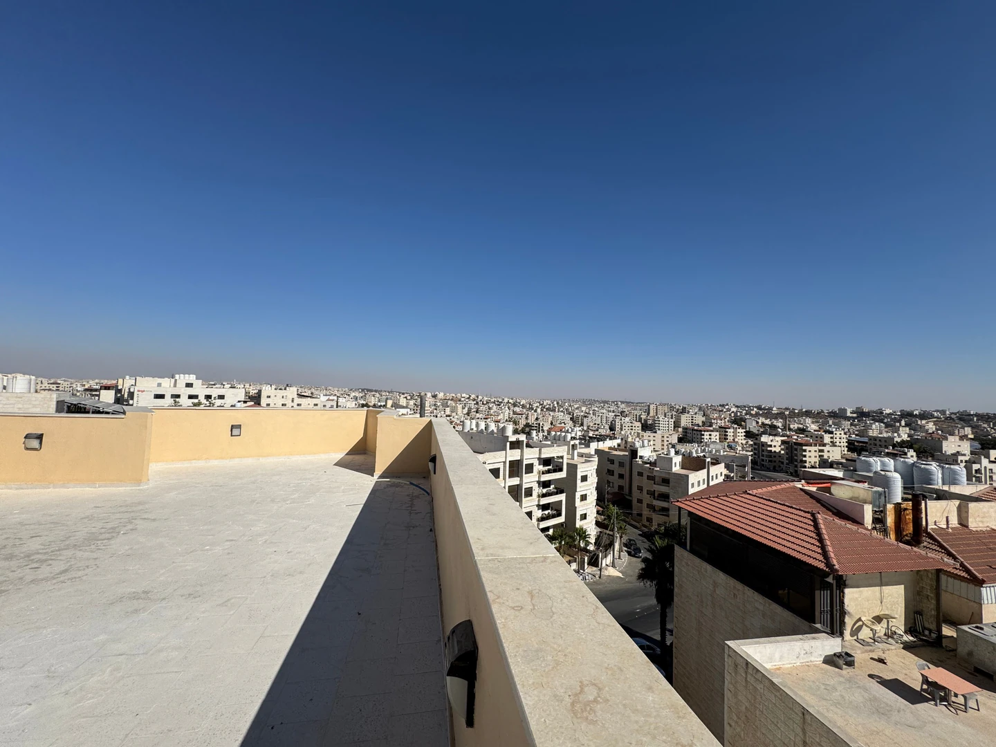 شقة في البنيات طريق المطار - 85,000 دأ - صورة 1