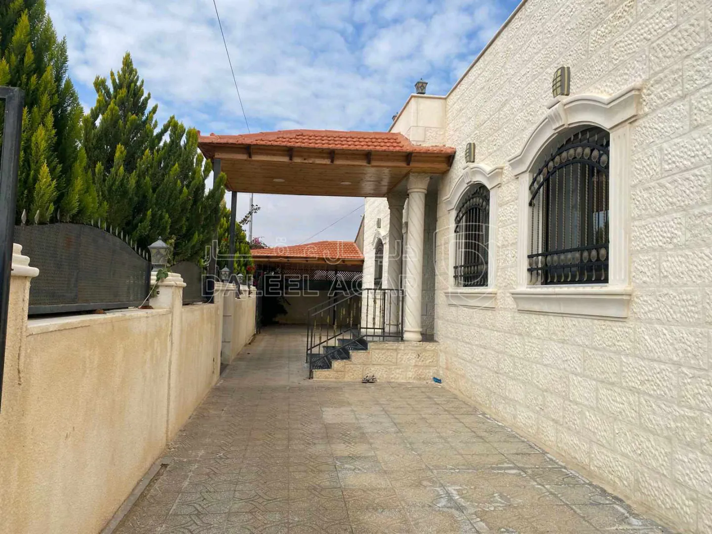 مبنى في جاوا - 155,000 دأ - صورة 1