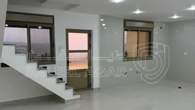 شقة - مدينة الشرق - مقابل اسواق العقرباوي  - 58000 دأ