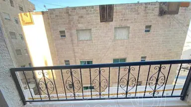 شقة - المدينة الرياضية شارع مهاوش العبداللات عمارة رقم 40 - 135000 دأ