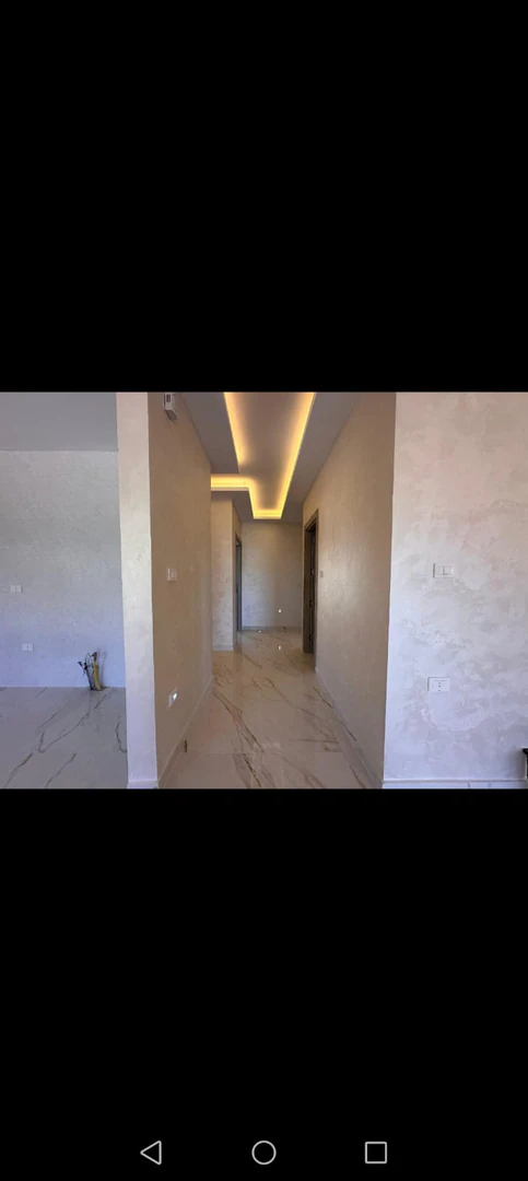 شقة في بالقرب من مديرية شؤون الأفراد - 135,000 دأ - صورة 1