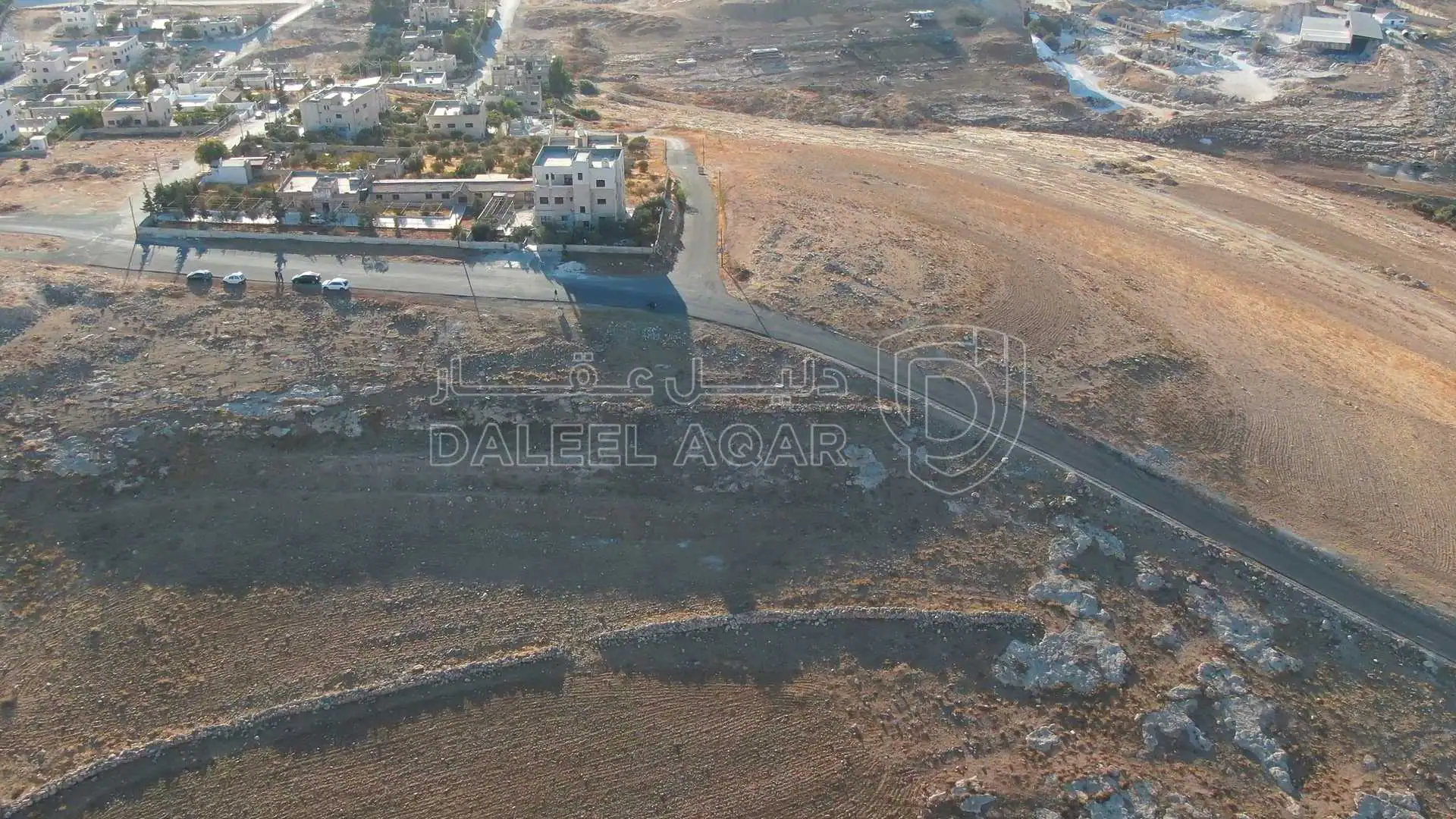 أرض في أرض سكنية بالمستندة الجديدة- 2.5 كم عن اشارة الغاز - 33,000 دأ - صورة 1