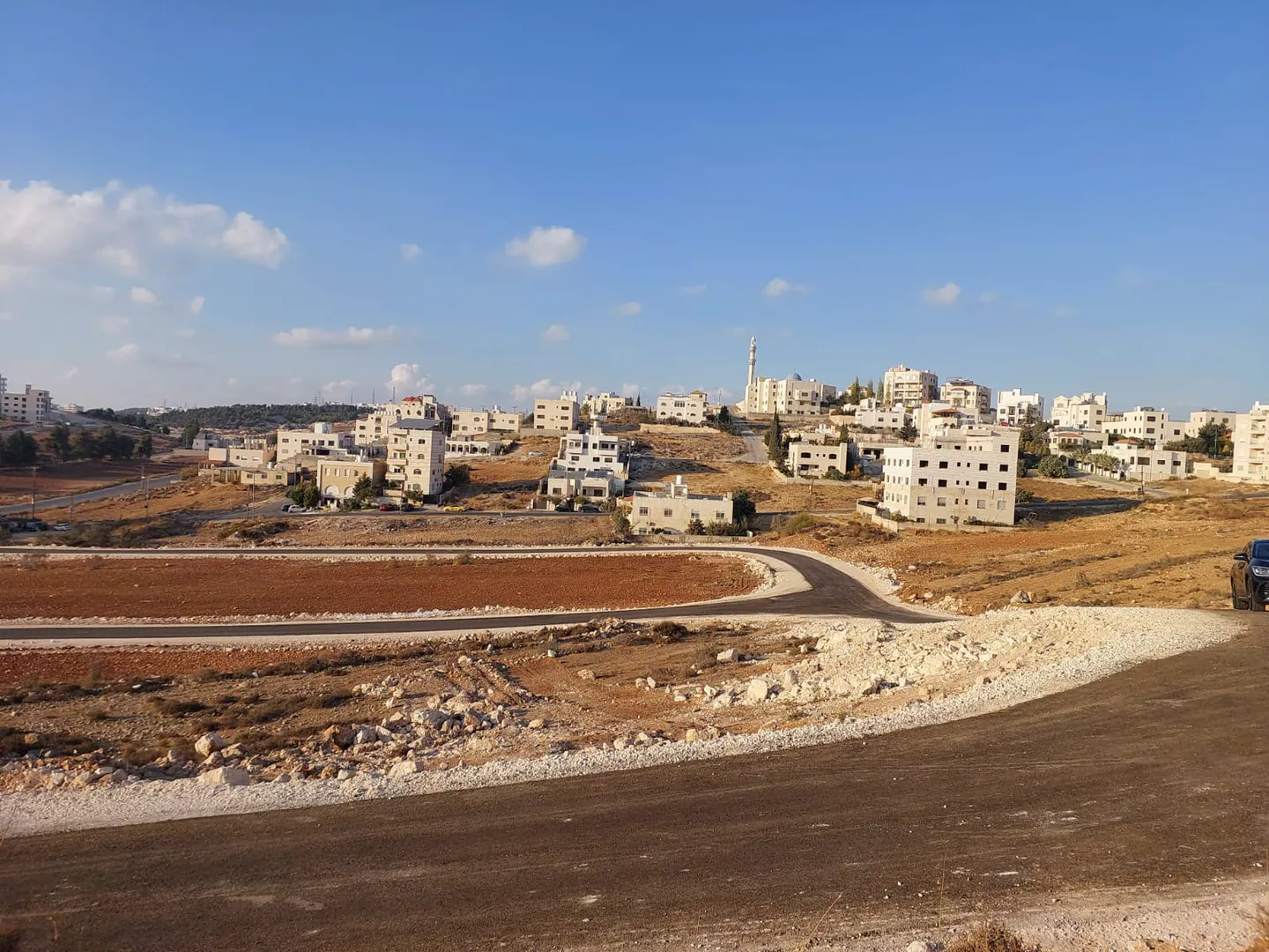 أرض في خلف المدارس العالميه- طريق المطار  - 169,000 دأ - صورة 1