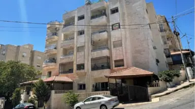 شقة -  ضاحية الرشيد بالقرب من كازية الخرابشة  - 67000 دأ