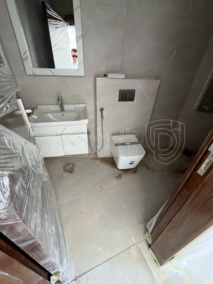 شقة في في جبل الزهور ب 40 الف طابق اول شقة جديدة 90 متر  - 40,000 دأ - صورة 1