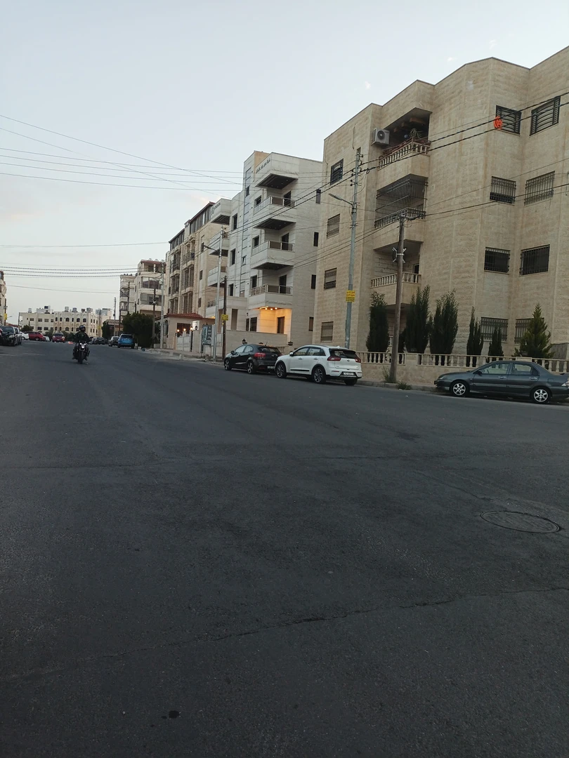 شقة في عمان ضاحية الحج حسن حي الروضه  - 105,000 دأ - صورة 1