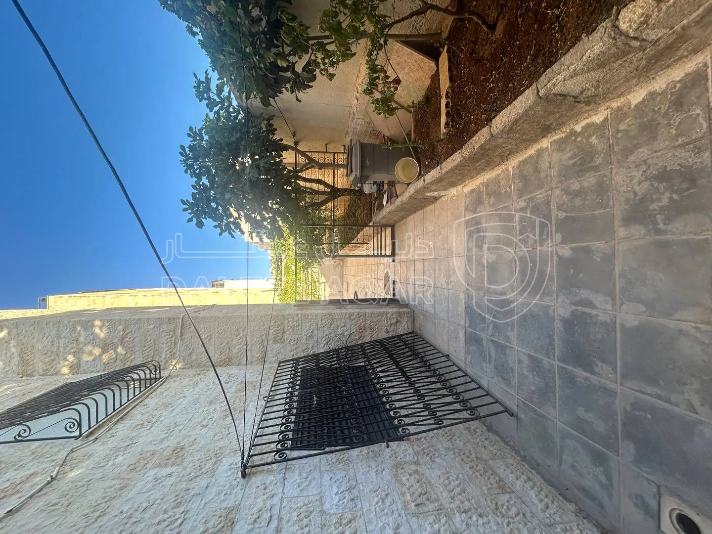 مبنى في عماره مكونه من ٤ طوابق - 320,000 دأ - صورة 1