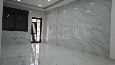 شقة في ‏ALHAKAM HOUSING كاش او أقساط من المالكمشروع مادبا حي الرشاد ((بالقرب من مسجد عيسى أبن مريم))( شقق طابقيه مساحة (174)📌لدينا فريق كامل مجهز في اي وقت للجولات الميدانية وتزويدكم في ادق التفاصيل للمشروع (المشروع جاهزة للتسليم) 🏘️🏘️🏙️ شركتنا مختصة باختيار المواقع الاستراتيجية وفي أرقى المناطق) ________🏘️ مواصفات الشقق بمواصفات ڤلل💯تشطيبات سوبر ديلوكس❇️ مساحة الشقه الاولى 174+220 مساحات خارجيه ❇️ مساحة الشقق (174)م وتتكون من : ✔️ 2 غرف نوم اطفال  ✔️ غرفة ماستر ✔️ 3حمامات ✔️ صالون مع بلكونه✔️ مطبخ مع بلكونه✔️ غرفة ضيوف مع بلكونه 📌مواصفـات الشقة :-🔹المنيوم مقطع خاص Spacer 16m زجاج Double Glaze عازل للحرارة والصوت .🔹اباجورات المنيوم كهرباء معزولة Foam .🔹 بورسلان إسباني نخب أول .🔹 أطقم حمامات معلقة Vetra .🔹 مغاسل كاونتر مع خزائن Laminate .🔹 بطاريات Roca إسباني .🔹 نظام Shower Jet مع قاطع سيكوريت واكسسوارات Stainless steel .🔹 أسقف جبسبمورد مع ديكورات مودرن مميزة لكامل الشقة .🔹انارة Spot light Linear light لكامل الشقة .🔹أبواب قشرة جوز دهان ايطالي .🔹باب رئيسي أمان متعدد الاقفال .🔹دهانات ديكورية للمداخل ودهانات Dulux لداخل الشقة .🔹انتركم  .🔹تمديدات انترنت لكل الغرف .🔹تأسيس كامل للمكيفات لكل الغرف ويشمل النحاس والكهرباء والتصريف .🔹نظام ستلايت مركزي📌مواصفات المشروع :-🔸واجهات وبروزات معمارية مميزة حجر رويشد نخب اول قياس 50 سم .🔸ديكورات للمداخل والادراج وواجهات المصاعد .🔸رخام ايطالي للمداخل والادراج والترسات .🔸مصعد ايطالي Stainless Steel .🔸عزل كامل مائي وحراري لجدران المبنى داخلي وخارجي .🔸موقف سيارة مستقل لكل شقة .🔸خزان ماء اضافي لكل شقة .🔸تشطيبات Super Deluxe .🔸اشراف هندسي كامل على كافة مراحل العمل من التأسيس وحتى التشطيب النهائي .✅ خدمة ضمان ما بعد البيع :-جميع الشقق منفذة باعلى المواصفات الفنية ومكفولة لمدة سنةكاملة 💯.للأستفسار :0777979428 - 75,000 دأ - صورة NaN