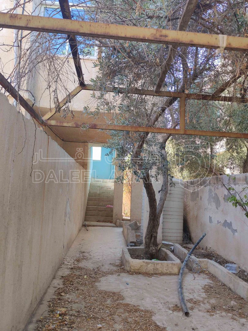 فيلا/منزل في 🏫بيت في الهاشمية طابقين مستقل للبيع - 27,000 دأ - صورة 1