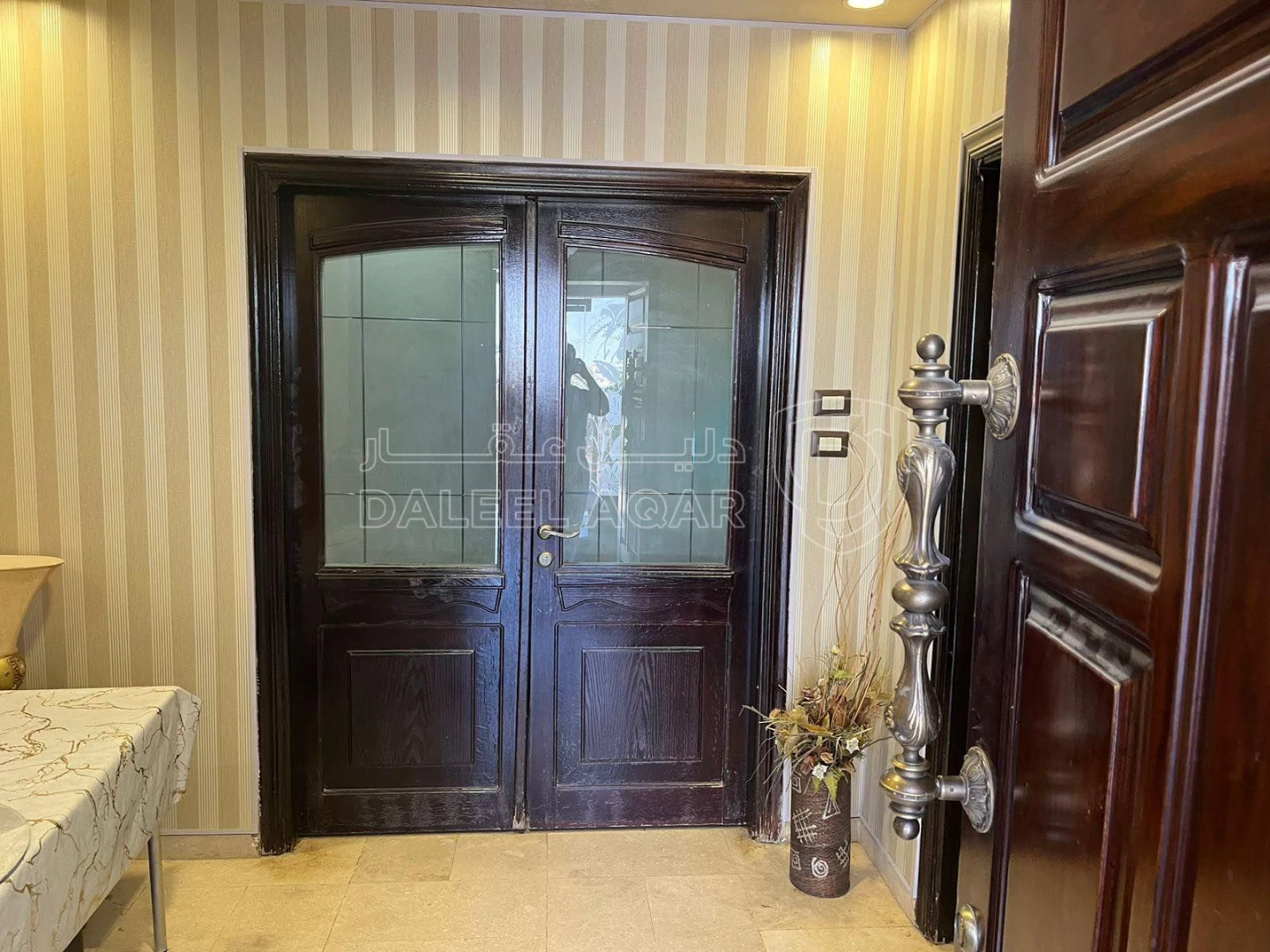 مبنى في عمان البنيات بالقرب من طريق الخدمات الرئيسي - 480,000 دأ - صورة 1