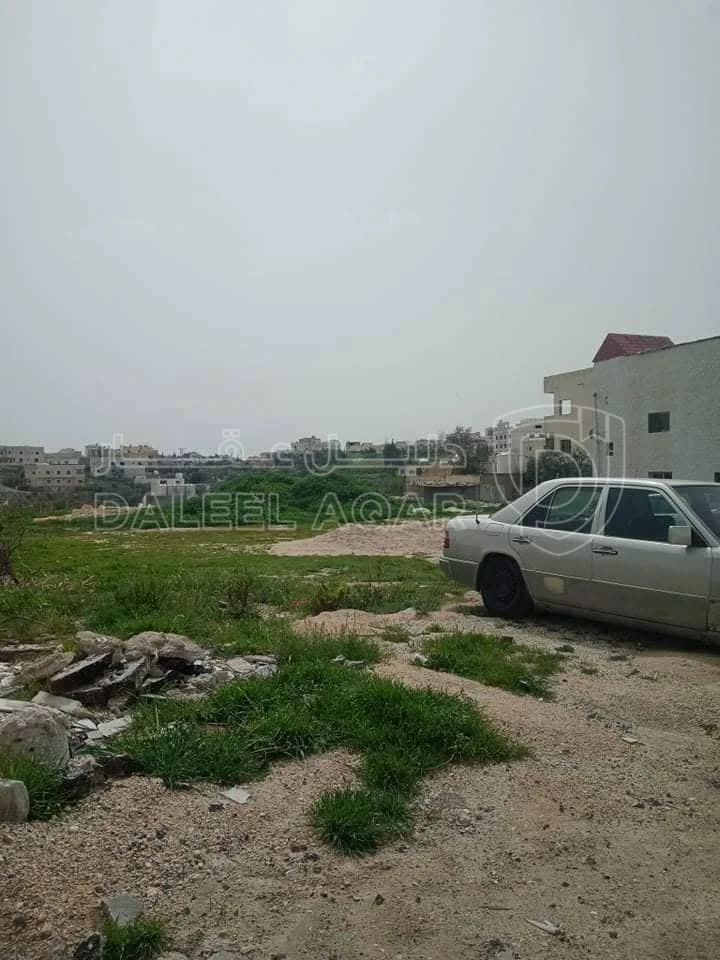 أرض في شارع رشيد عريقات عمان الاردن  - 128,000 دأ - صورة 1