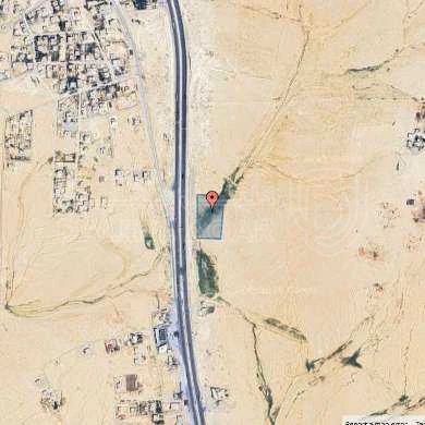 أرض في ارض للبيع خان الزبيب واجهه على الطريق الصحراوي - 175,000 دأ - صورة 1