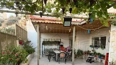 شقة في 🏡 للبيع – شقة بإطلالة ساحرة على وادي الشجرة ومنطقة الدبابنة / السلط – إسكان المهندسين - 65,000 دأ - صورة NaN
