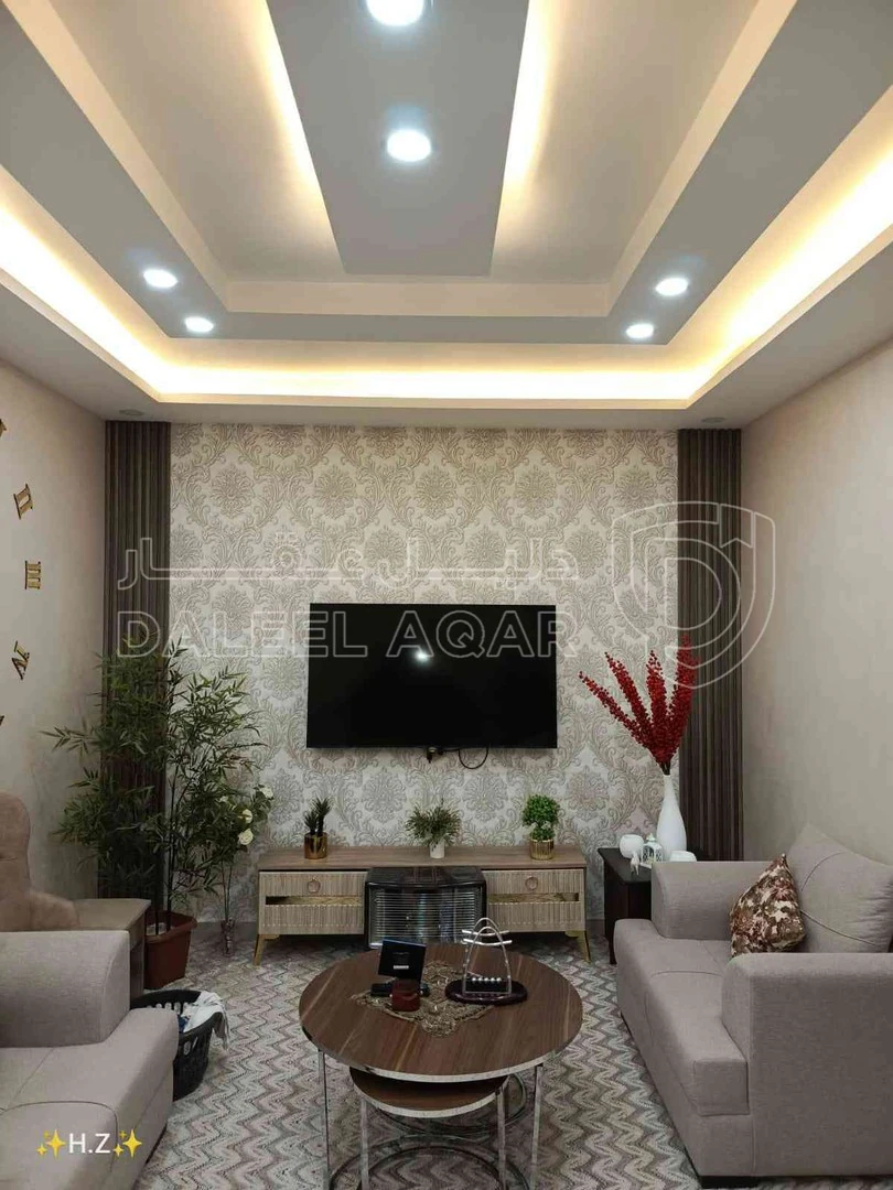 شقة في اربد شارع المعتصم 31 - 55,000 دأ - صورة 1