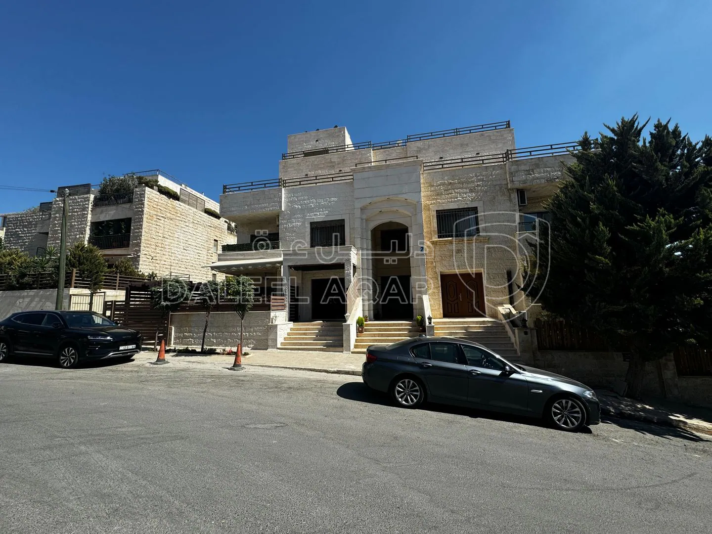 شقة في Abdoun - 200,000 دأ - صورة 1