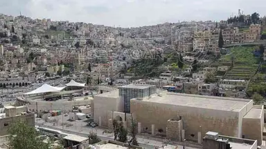أرض في جبل عمان شارع خرفان مطلي على امانه عمان واسط البلد يوجد بها منسوب تحت الشارع واجهه الارض على الشارع 42 م تنظيم تجاري سكني ضمن سكن د - 150,000 دأ - صورة NaN