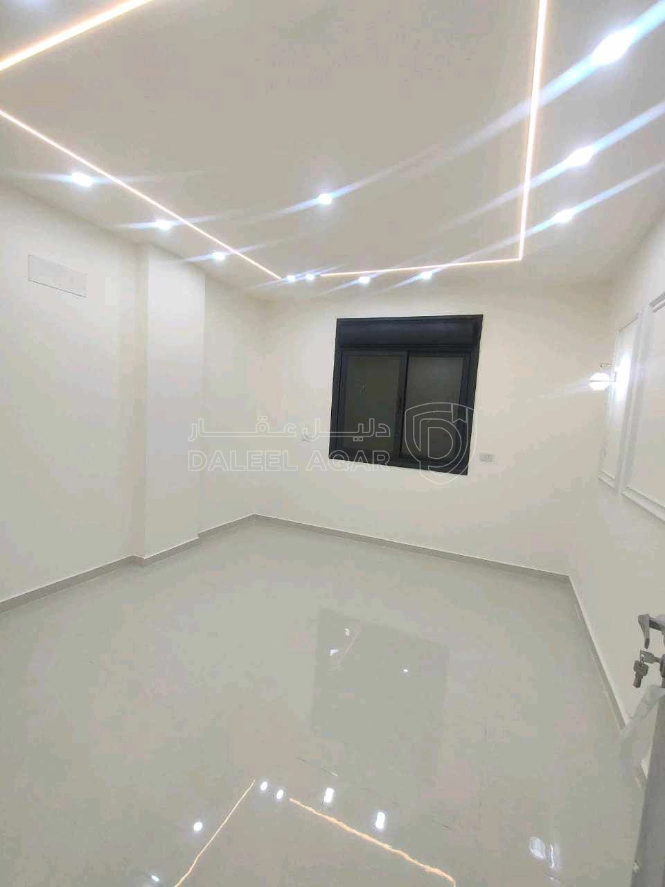 شقة في اربد دوار صحارى باتجاه قصر العوادين - 57,000 دأ - صورة 1