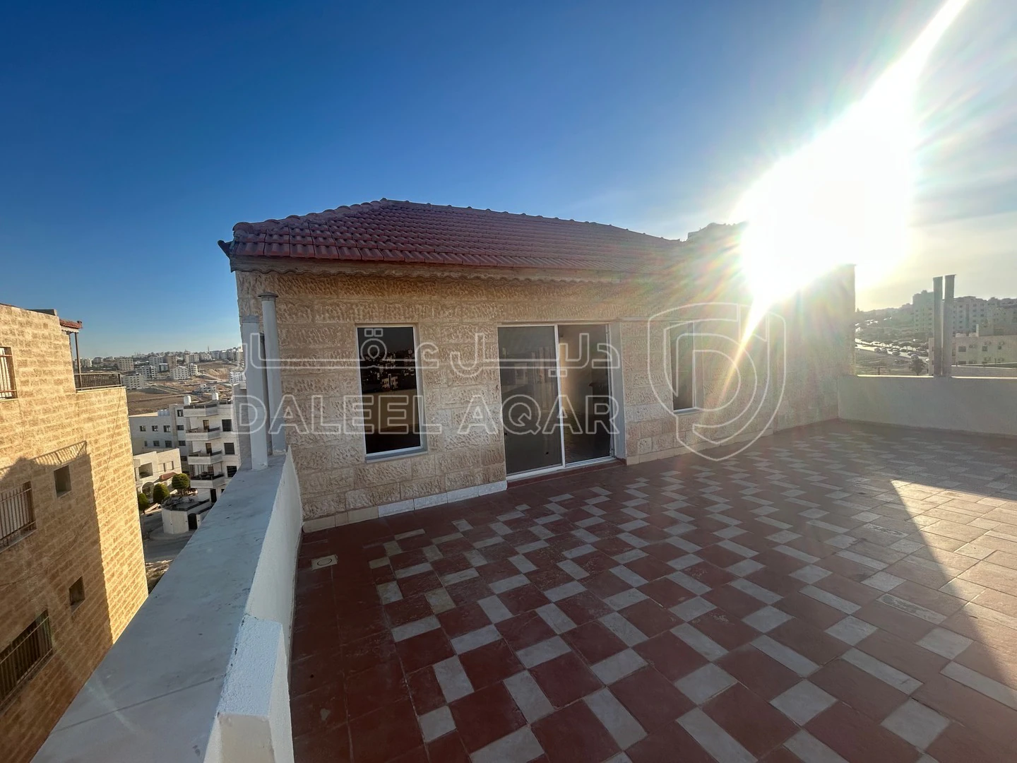 مبنى في عماره مكونه من ٤ طوابق - 320,000 دأ - صورة 1