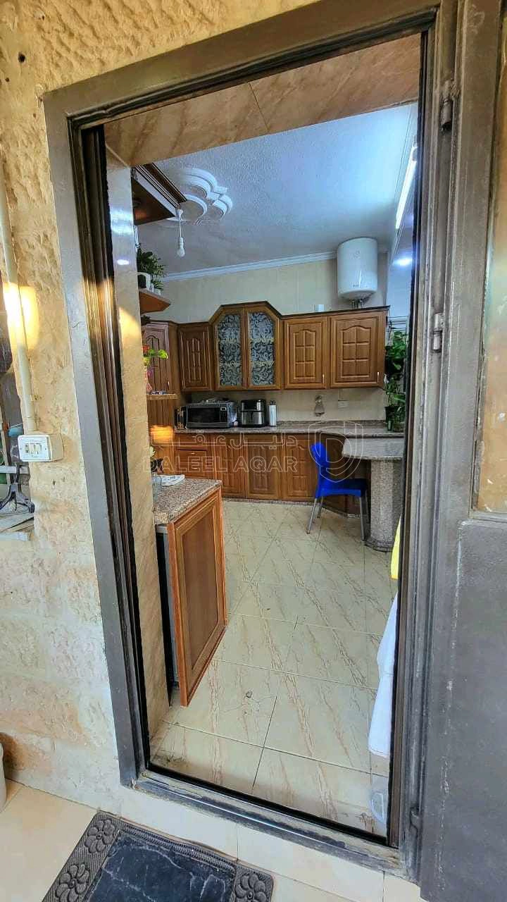 شقة في عمان طبربور قرب مدارس الخضر للبنين والباص السريع  - 62,000 دأ - صورة 1
