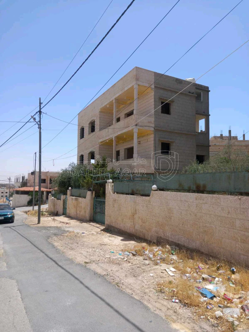 مبنى في الزرقاء بالقرب من كنيسة الماريوسف  - 145,000 دأ - صورة 1