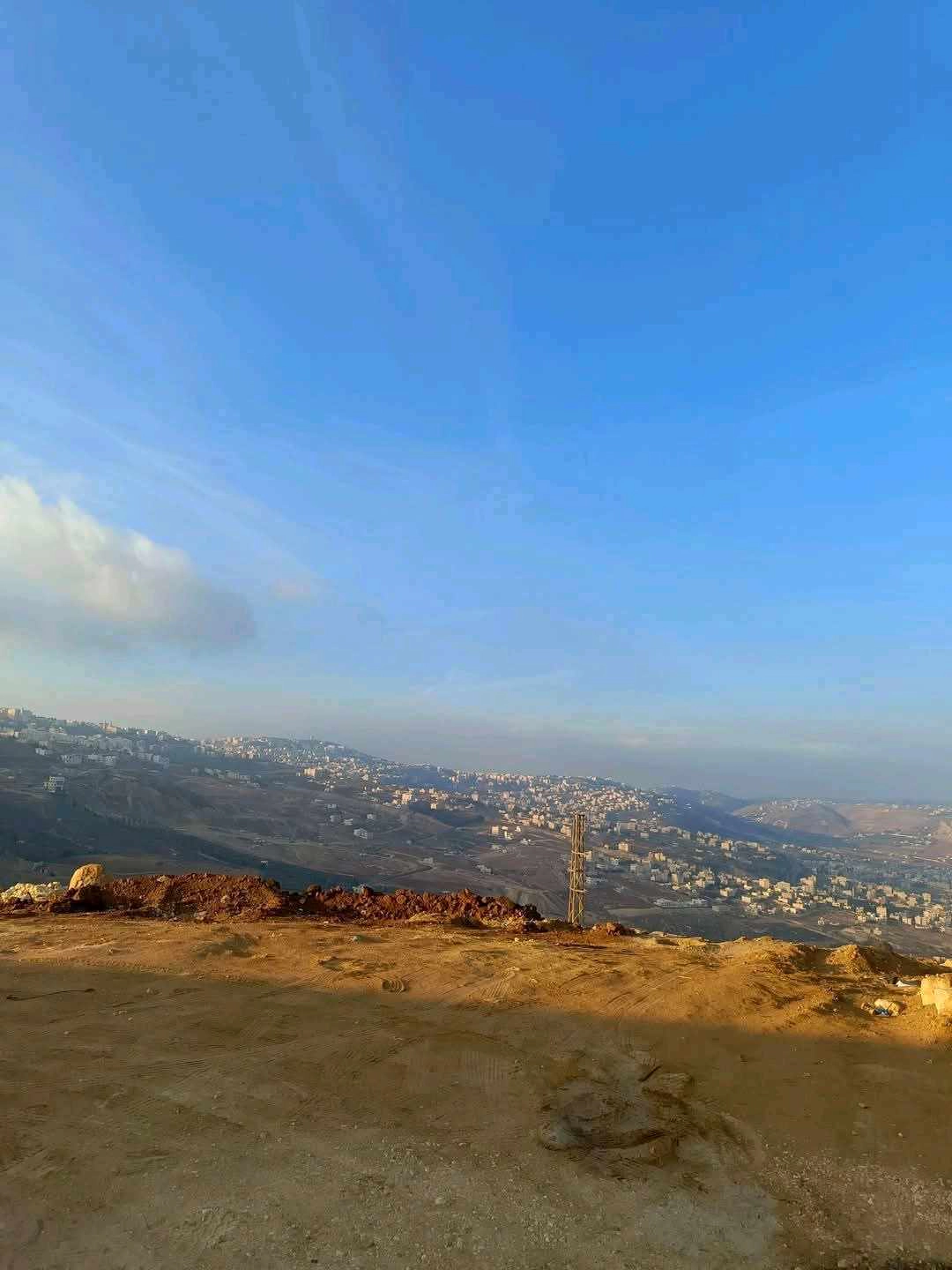 أرض في خلف مطعم ديوان زمان - 270,000 دأ - صورة 1