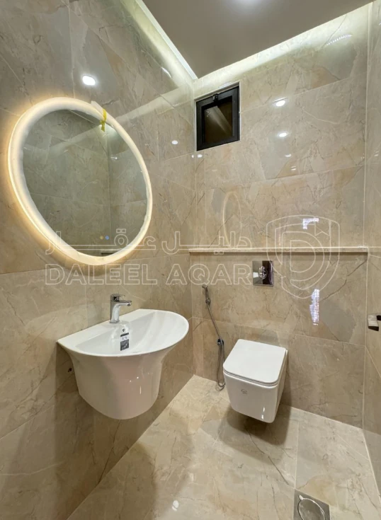 شقة في طريق المطار، قرب جامعة البتراء - 75,000 دأ - صورة 1