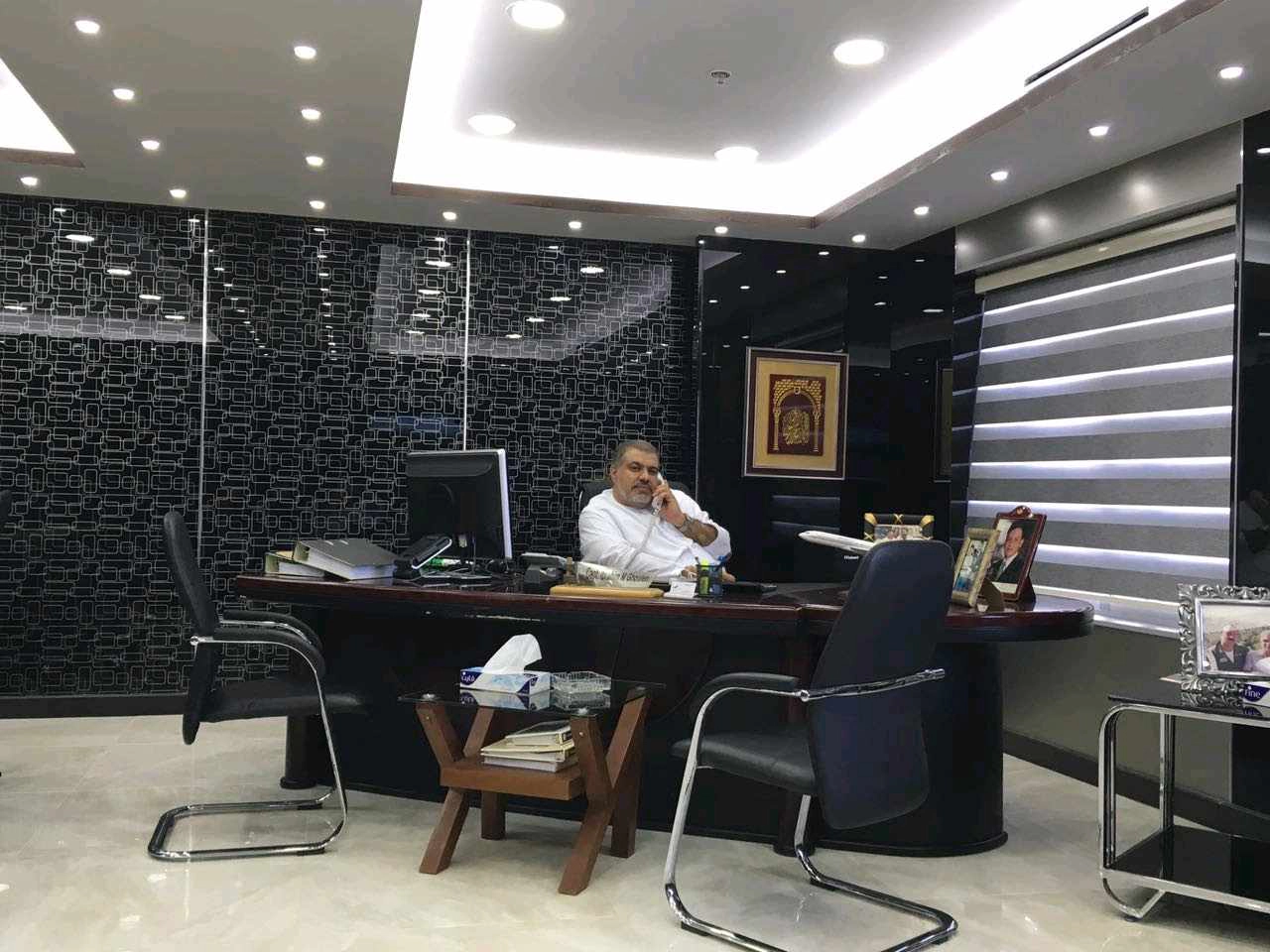 مكتب/تجاري في مجمع الحسيني بين السابع و الثامن - 450,000 دأ - صورة 1