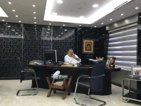 مكتب/تجاري في مجمع الحسيني بين السابع و الثامن - 450,000 دأ - صورة NaN