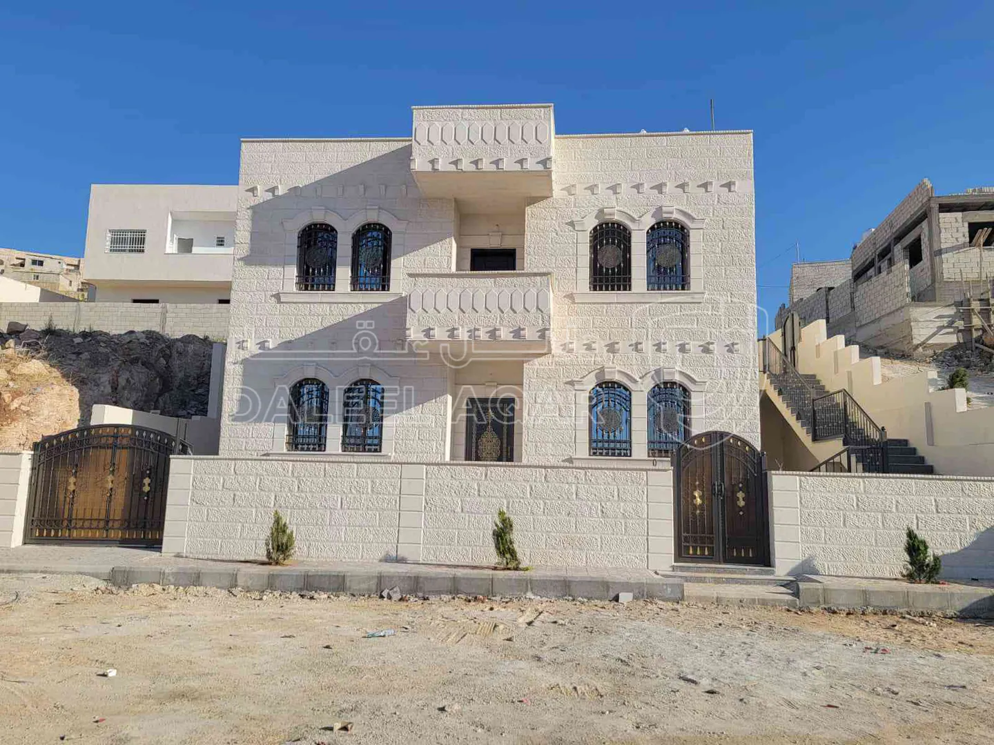 فيلا/منزل في منزل للبيع الزرقاء جريبا حوض السلايطه  - 85,000 دأ - صورة 1