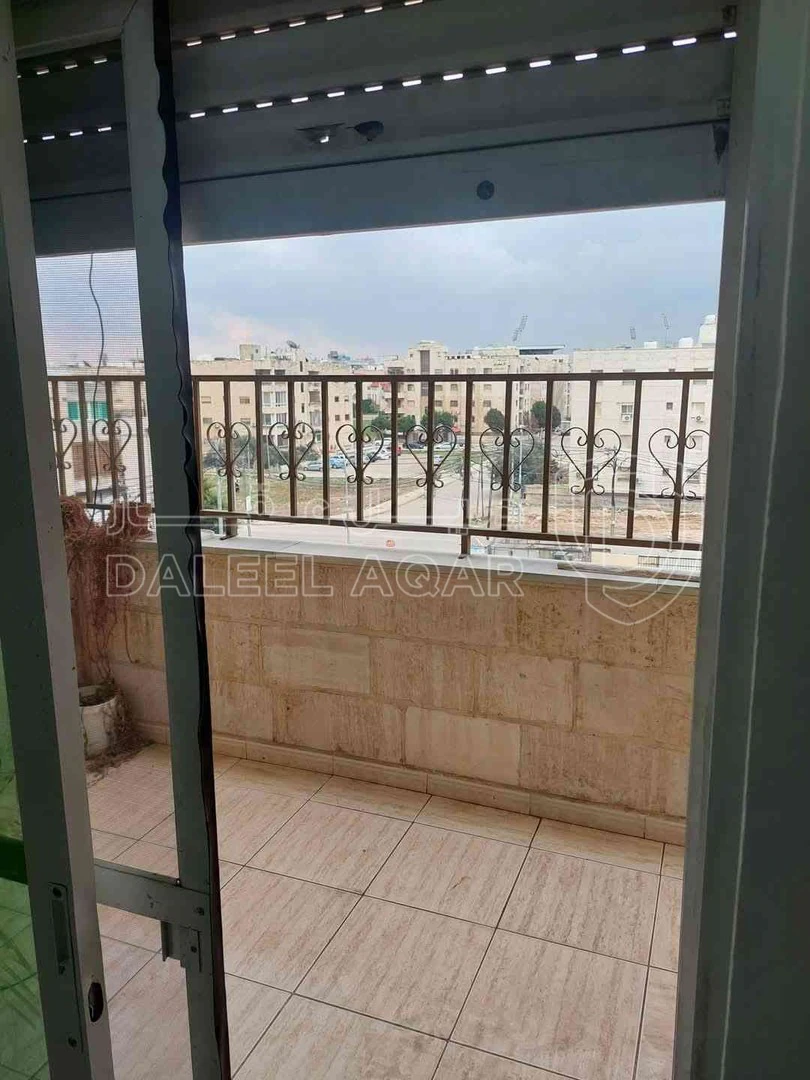 شقة في ملاصقة لغرفة تجارة اربد - 32,000 دأ - صورة 1