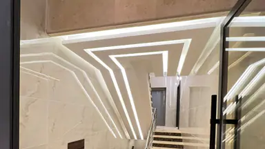 شقة - ابو علندا - إسكان الكهربا - قرب مسجد العتيبي - 90000 دأ