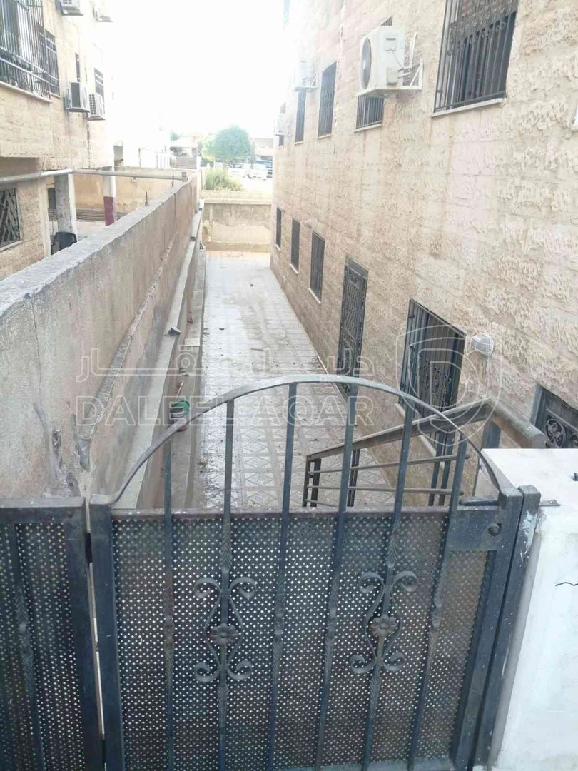 شقة في اربد الحي الشرقي ميدان الزعبي غرب حديقة الزهراء ب ٢٠٠ متر - 42,000 دأ - صورة 1