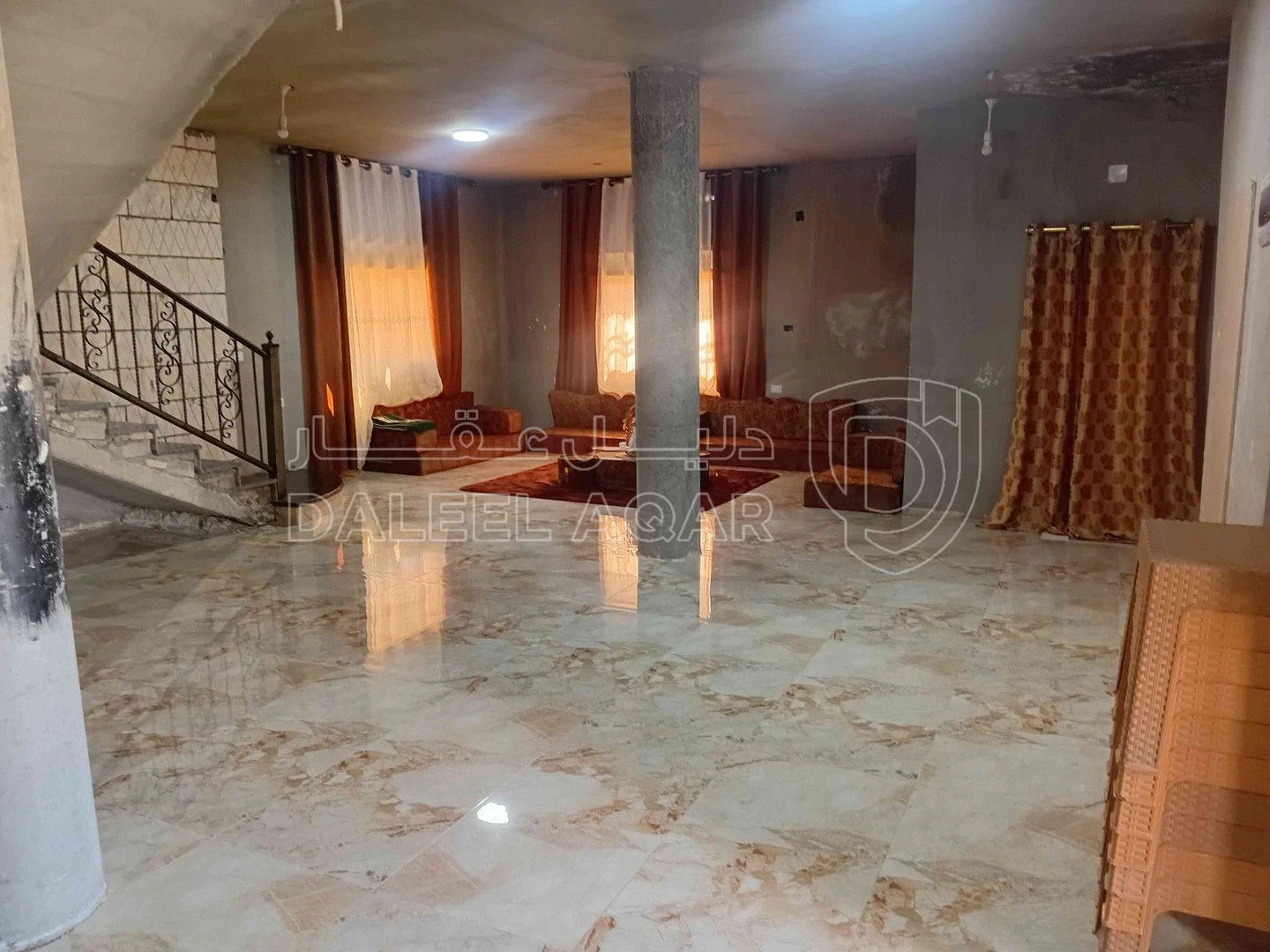شقة في الزرقاء طريق بيرين - 90,000 دأ - صورة 1