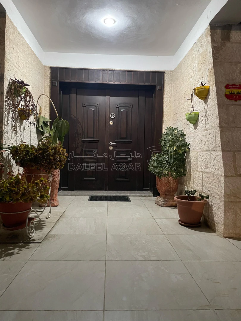 مبنى في اربد - قرب مجمع عمان الجديد وسوبر ماركت MK - 280,000 دأ - صورة 1