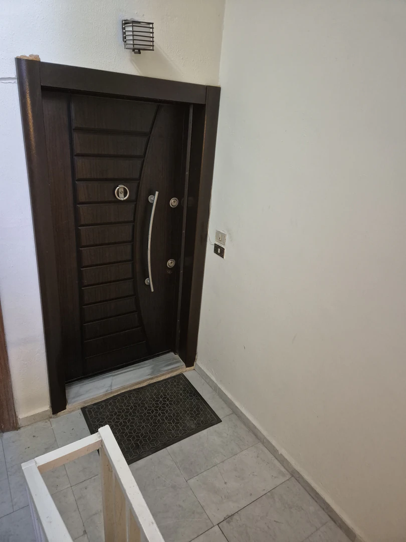 شقة في عبدون شارع إبراهيم الحاج حسن - 180,000 دأ - صورة 1
