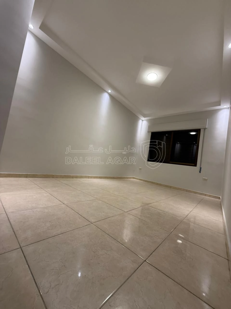 شقة في قرب اشارة الغاز - خلف مدارس الارتقاء  - 65,000 دأ - صورة 1