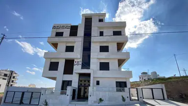 شقة - الزرقاء مدينة الشرق قرب ادارة مدارس جامعة الزرقاء - 43000 دأ