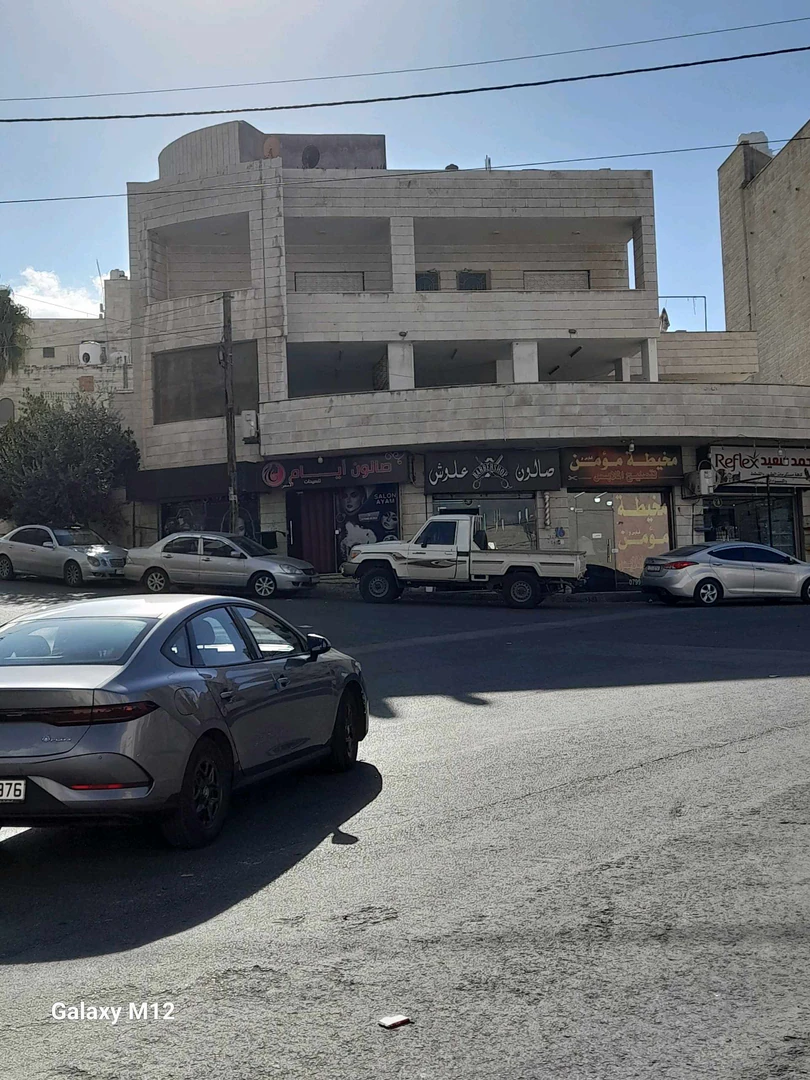 مبنى في طبربور-خلف مخابز بسمان مقابل مسجد سليمه الخضر  - 800,000 دأ - صورة 1
