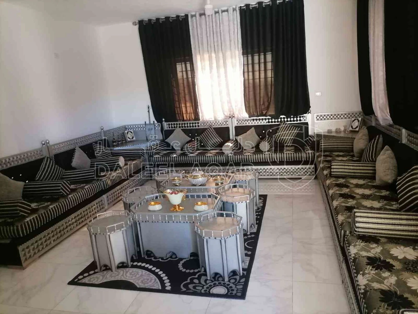 فيلا/منزل في عمان جاوا - 135,000 دأ - صورة 1