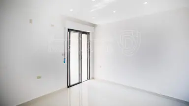 شقة - ابو علندا قرب دوار الحكمة - 49500 دأ