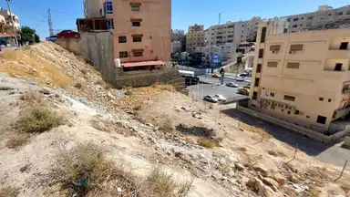 أرض - خلف محطة شحن السيارات الكهربائية شارع الكرامة - 60000 دأ