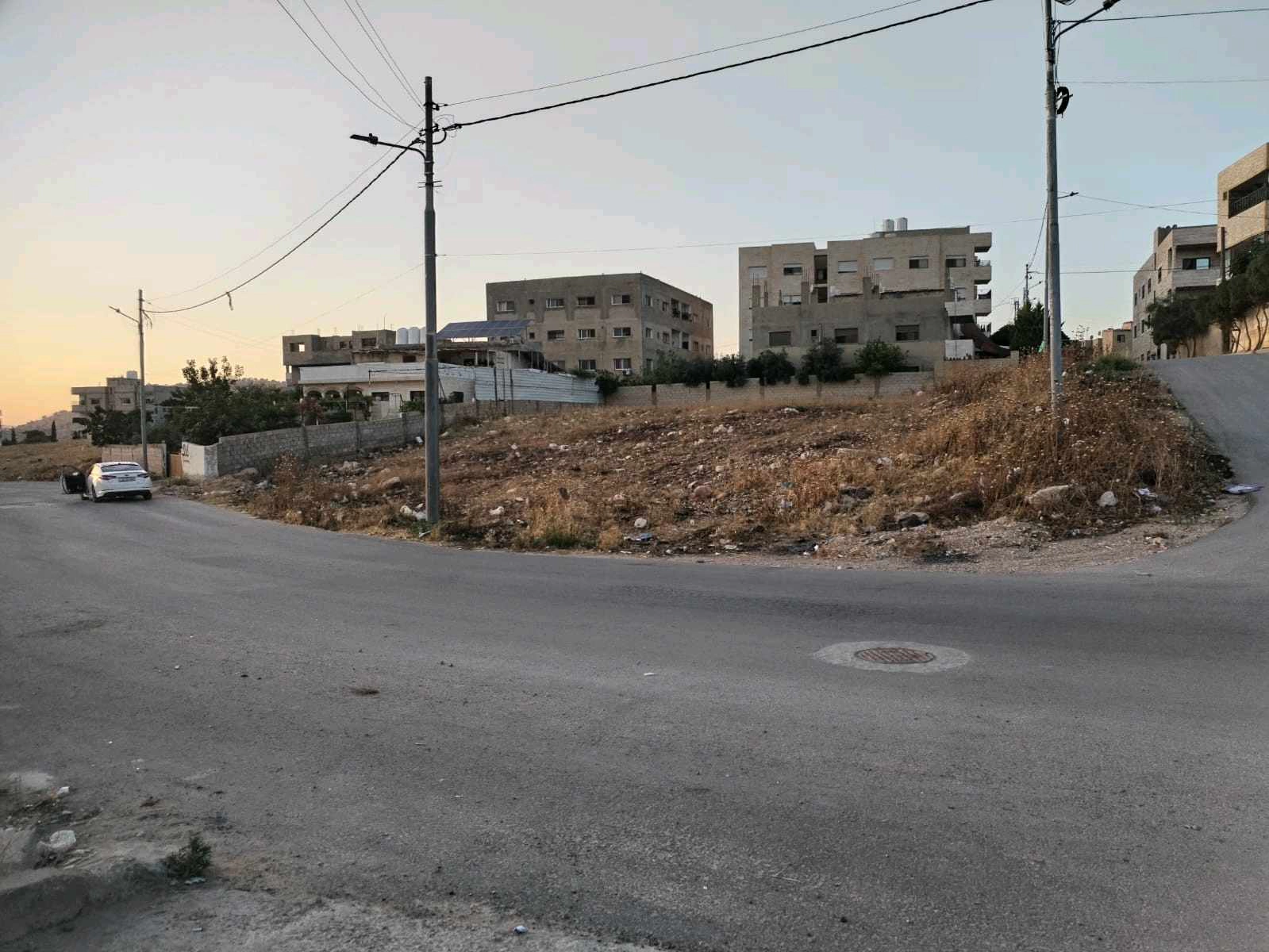 أرض في عين الباشا قرب سلطه المياه - 57,000 دأ - صورة 1
